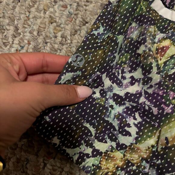 Lululemon Spring Break Away Short Floral Sport White Multi- Size 10 - Picture 7 of 10